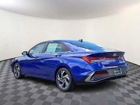 Used 2025 Hyundai Elantra SEL FWD image 6