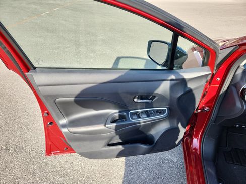 New 2025 Nissan Versa SR w/ Trunk Package image 25