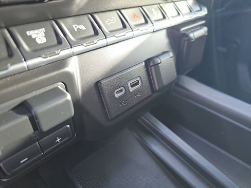 Used 2022 Chevrolet Silverado 2500 High Country w/ Z71 Off-Road Package image 38