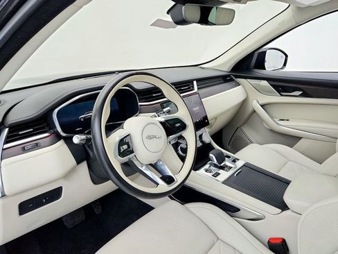 Certified 2021 Jaguar F-PACE R-Dynamic S AWD/4WD image 24