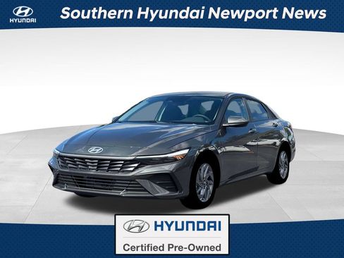 Used 2026 Hyundai Elantra Hybrid w/ Cargo Package FWD image 1