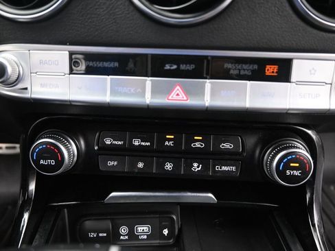 Used 2020 Kia Stinger GT-Line w/ Sun & Sound Package AWD/4WD image 32