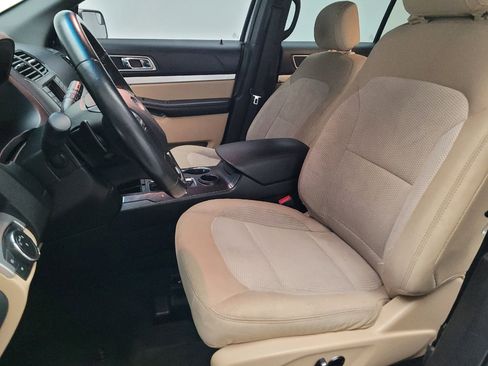 Used 2016 Ford Explorer XLT image 17
