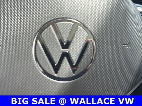 Certified 2022 Volkswagen Tiguan SE w/ Panoramic Sunroof Package image 25