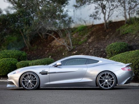 Used 2014 Aston Martin Vanquish Coupe image 1