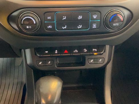 Used 2022 Chevrolet Colorado Z71 w/ Z71 Midnight Edition AWD/4WD image 14