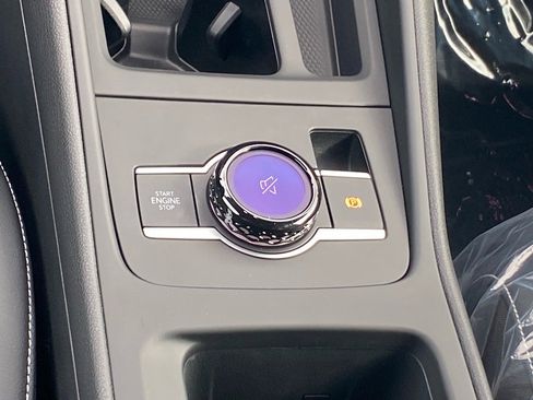 New 2025 Volkswagen Tiguan SE R-Line image 6