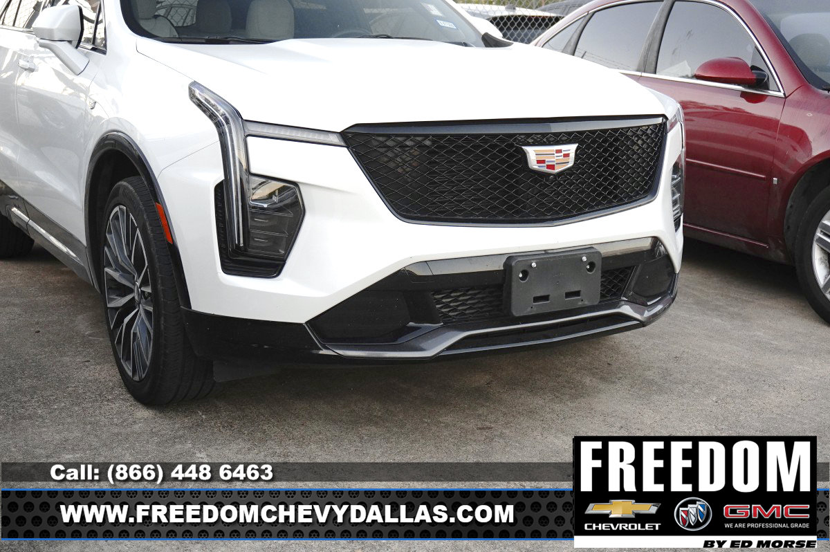 Certified 2025 Cadillac XT4 Sport FWD image 4