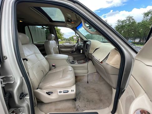 Used 2001 Lincoln Navigator 4WD image 21