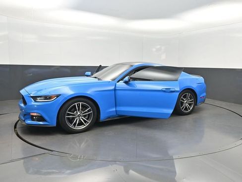 Used 2017 Ford Mustang Premium RWD image 35