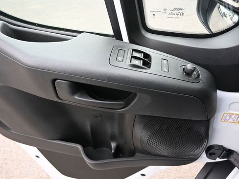 Used 2026 RAM ProMaster 2500 w/ Convenience Group FWD image 16