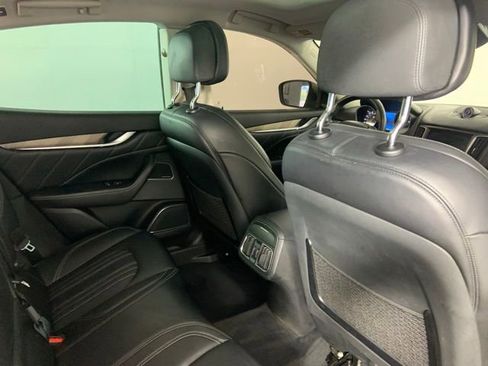 Used 2019 Maserati Levante GranLusso AWD/4WD image 13