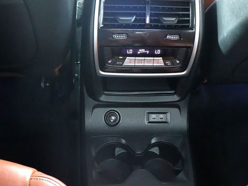 Used 2020 BMW X7 M50i AWD/4WD image 32