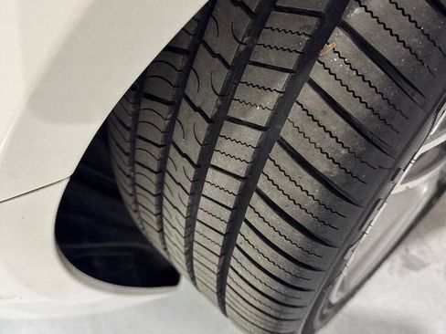 Used 2019 Mercedes-Benz E 300 image 74