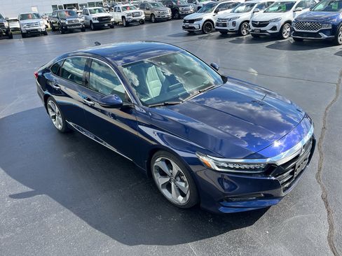 Used 2018 Honda Accord Touring image 5