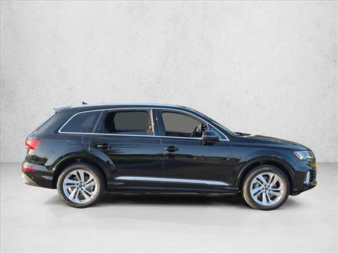 Used 2023 Audi Q7 3.0T Premium Plus w/ Premium Plus Package AWD/4WD image 4