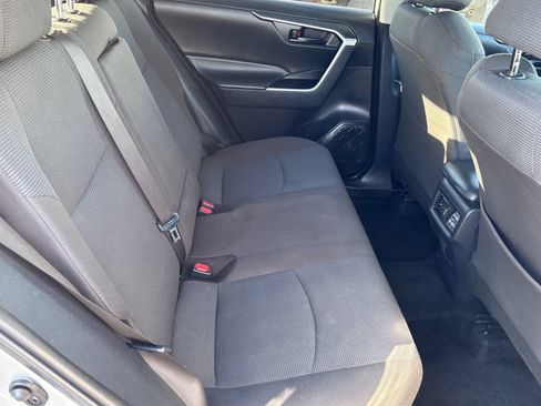 Used 2022 Toyota RAV4 LE FWD image 15