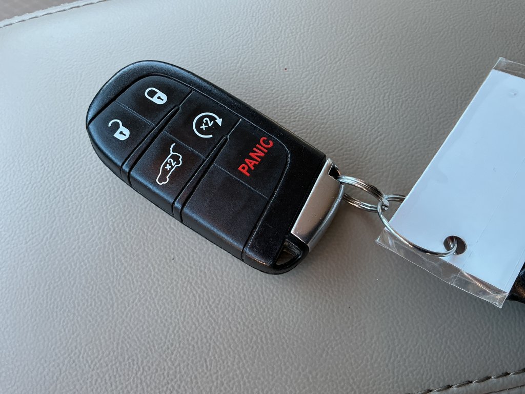 Certified 2022 Jeep Grand Cherokee Laredo E w/ Security & Convenience Group AWD/4WD image 33