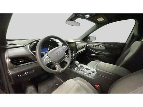 Used 2023 Chevrolet Traverse LT image 10