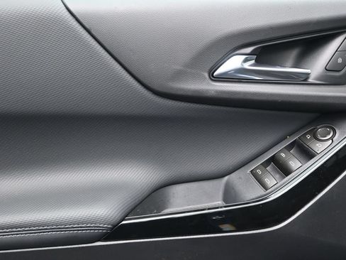 New 2026 Chevrolet Equinox LT w/ Safety and Technology Package FWD image 11