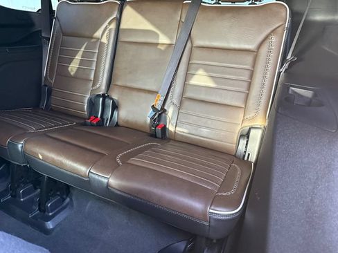 Used 2025 GMC Yukon Denali Ultimate AWD/4WD image 17