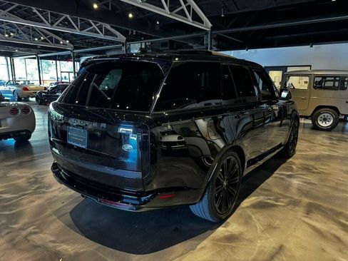 Used 2023 Land Rover Range Rover SE AWD/4WD image 5