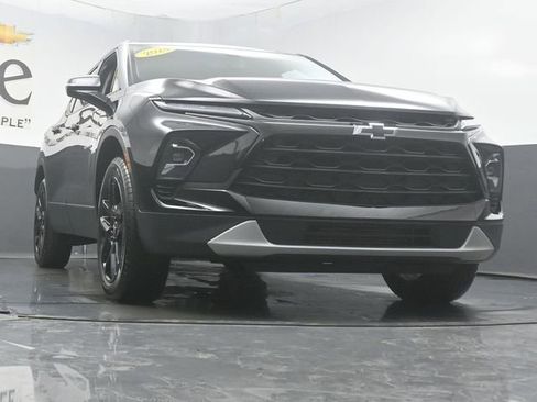 Used 2024 Chevrolet Blazer LT w/ LPO, Black Grille Bar Package image 3