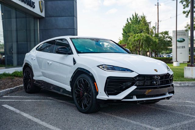 Used 2025 Lamborghini Urus SE AWD/4WD image 1