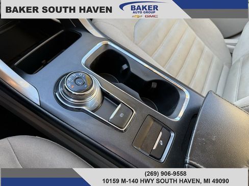 Used 2017 Ford Fusion SE image 24