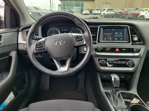 Used 2018 Hyundai Sonata SEL w/ Tech Package 02 FWD image 10