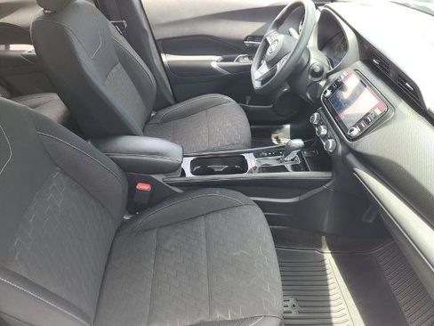 Certified 2024 Nissan Kicks SV FWD image 11
