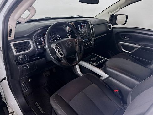Used 2021 Nissan Titan SV w/ SV Convenience Package image 31