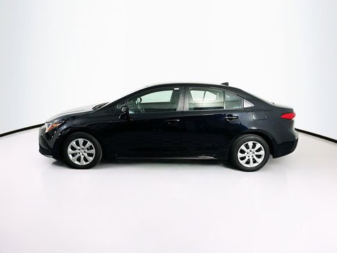 Used 2025 Toyota Corolla LE image 4