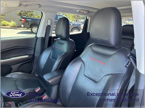 Used 2018 Jeep Compass Trailhawk w/ Leather Interior Group AWD/4WD image 11