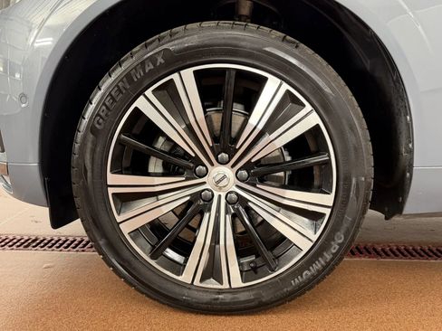 Used 2023 Volvo XC60 B5 Plus AWD/4WD image 8