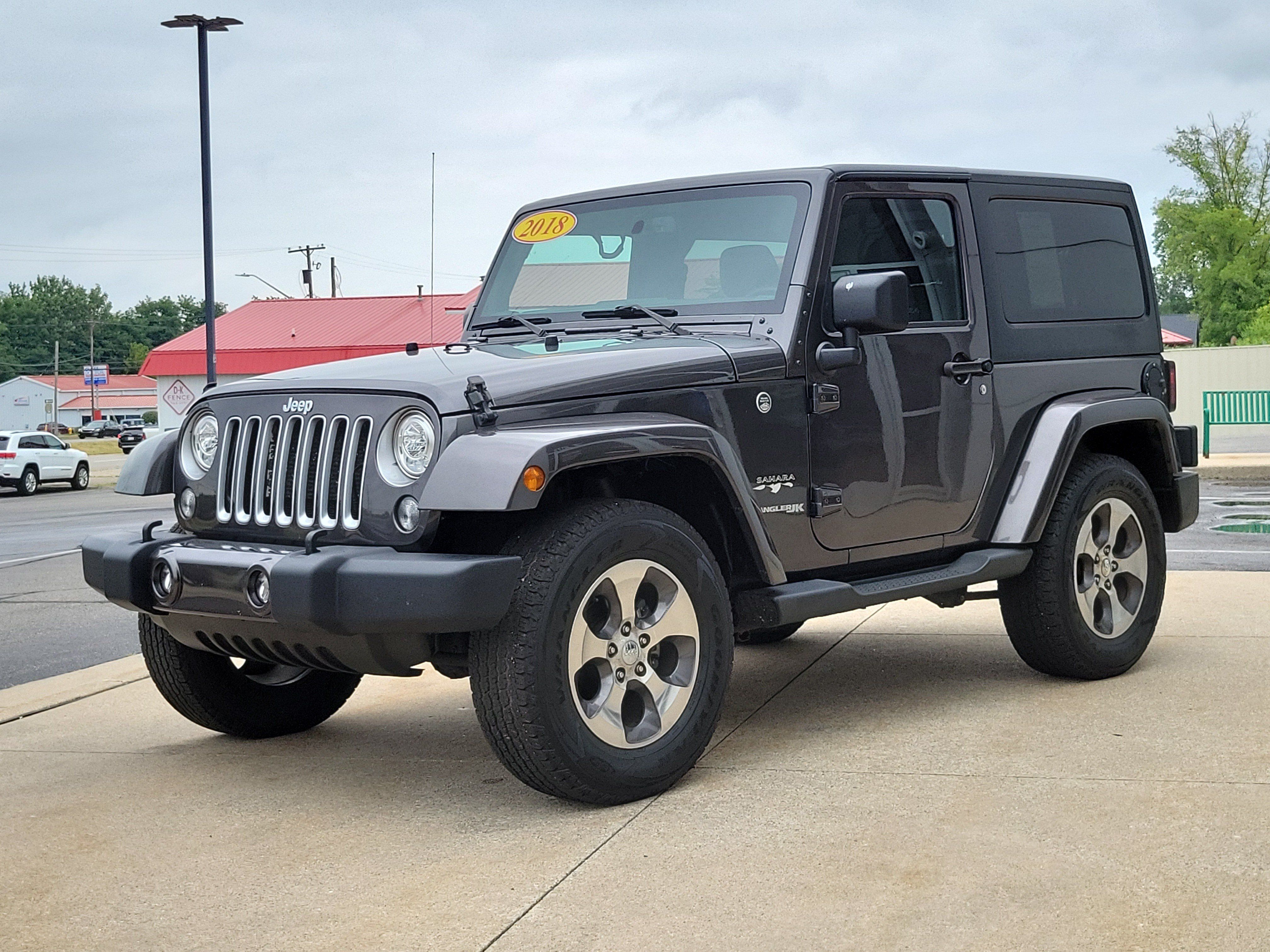 Used 2018 Jeep Wrangler Sahara w/ Connectivity Group AWD/4WD image 2