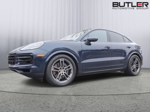 Used 2024 Porsche Cayenne Coupe image 1