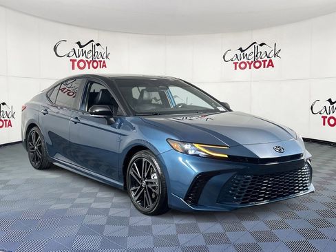 Used 2025 Toyota Camry XSE image 3