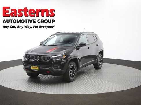 Used 2025 Jeep Compass Trailhawk AWD/4WD image 56
