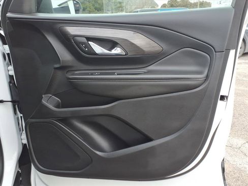 Used 2022 GMC Terrain SLE w/ Driver Convenience Package image 12