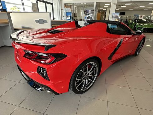 Used 2023 Chevrolet Corvette Stingray Premium Conv w/ Z51 Performance Package RWD image 9