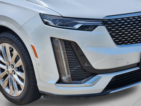 Used 2021 Cadillac XT6 Premium Luxury FWD image 36