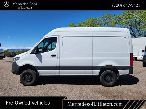 Used 2025 Mercedes-Benz Sprinter 2500 image 4