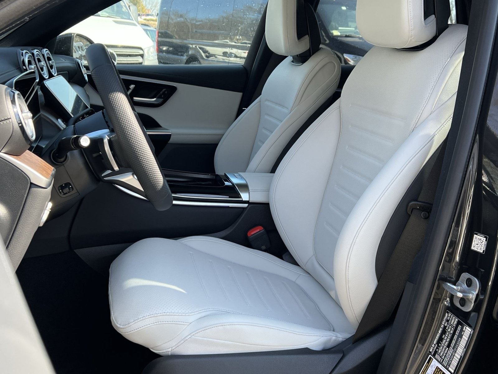 Used 2026 Mercedes-Benz GLC 300 4MATIC image 11