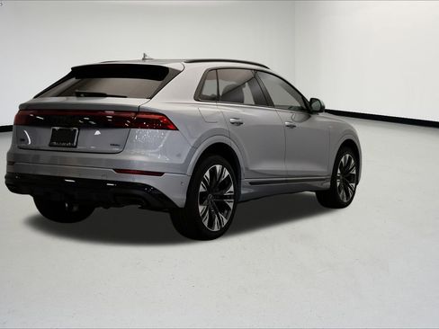 Used 2025 Audi Q8 Premium Plus image 5