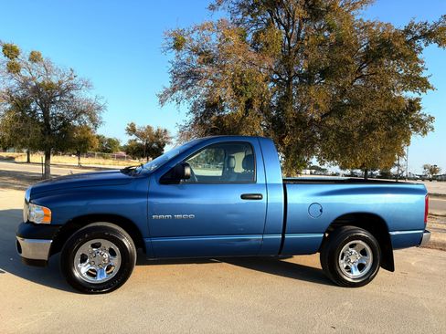 Used 2004 Dodge Ram 1500 Truck ST w/ ST Value Group image 4