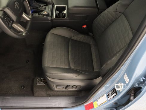 Certified 2025 Toyota 4Runner TRD Off-Road Premium w/ Tow Technology Package AWD/4WD image 15