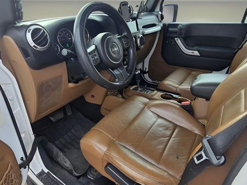 Used 2012 Jeep Wrangler Unlimited Sahara w/ Connectivity Group image 22