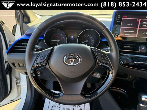 Used 2020 Toyota C-HR XLE FWD image 18