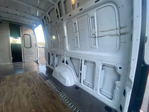 Used 2022 Mercedes-Benz Sprinter 2500 image 15